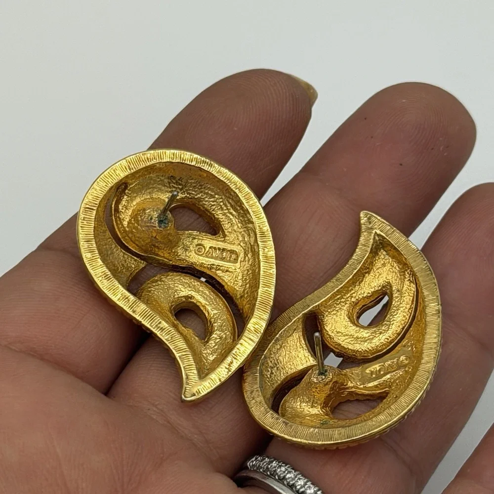Vtg Avon Kaleidoscope Enamel Earrings Pierced Paisley Red White Blue 1992